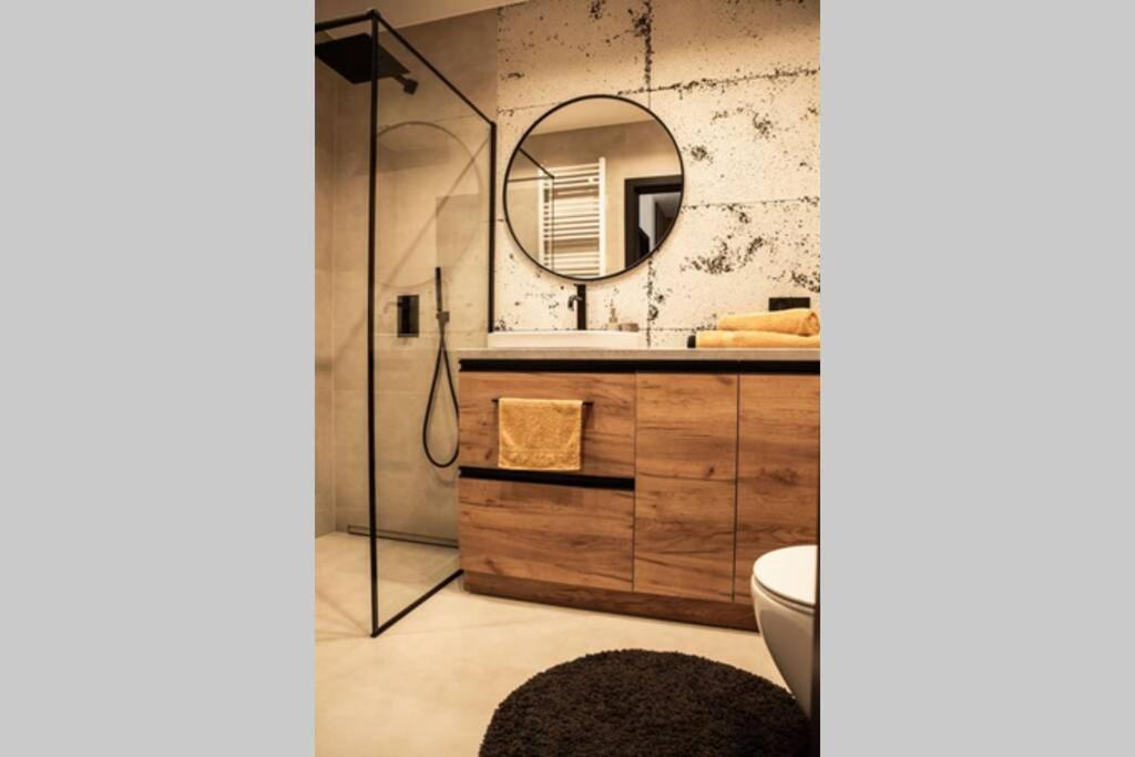 Apartament Twierdza Z Widokiem Na Jezioro أوسترودا المظهر الخارجي الصورة